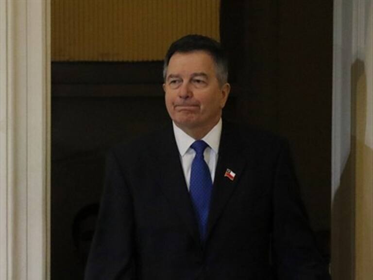 Roberto Ampuero: «Alejandro Guillier defenderá la posición de Chile en La Haya»