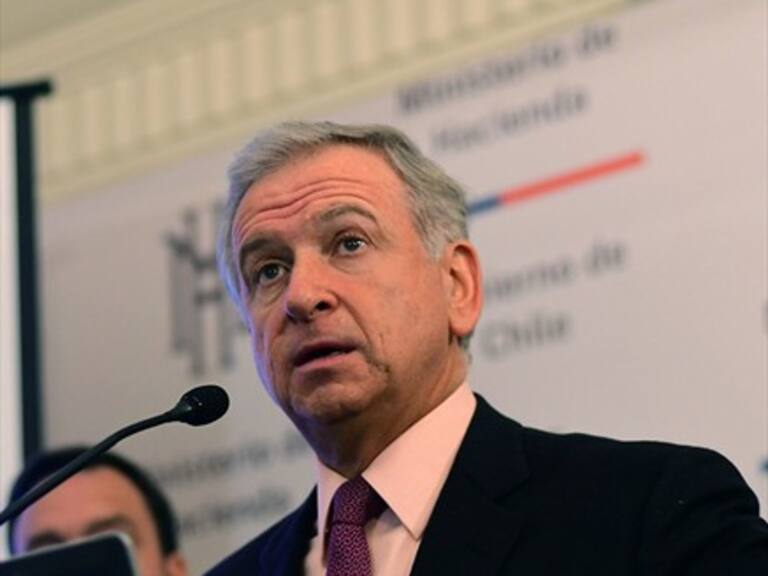 Hacienda: Impuesto específico al combustible está ayudando a financiar programas sociales