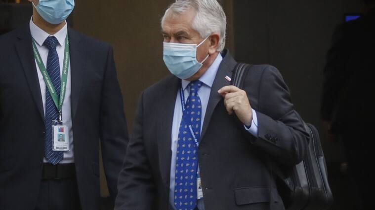 Ministro Paris tras incautación de correos electrónicos