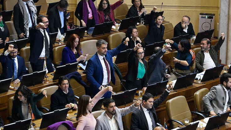Quiroz frenó la celebración: la jugada del FA por la Sala Cuna Universal que descolocó a Hacienda en plena megarreforma