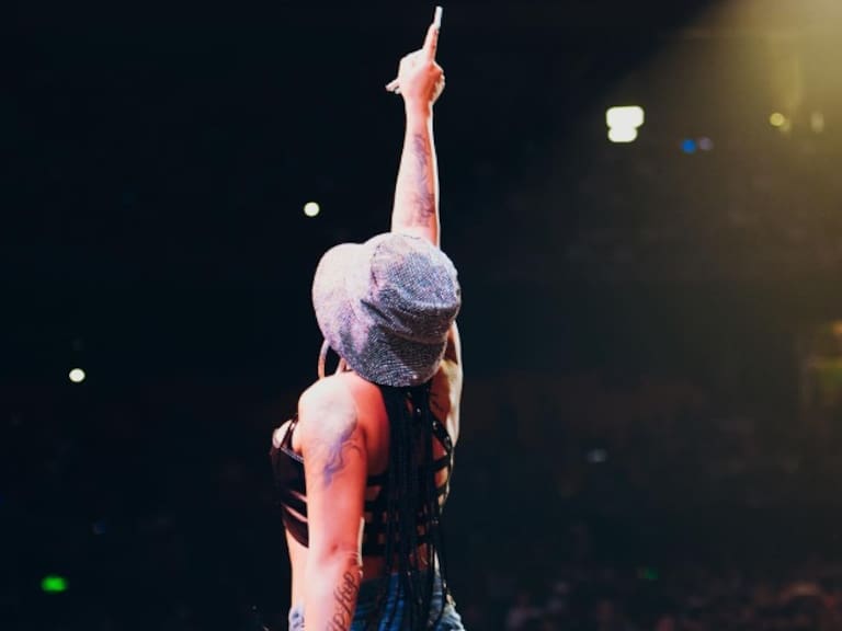 ¡Dramática infidelidad! Afirman que cantante chilena se habría enterado de cruel engaño por video de Youtube