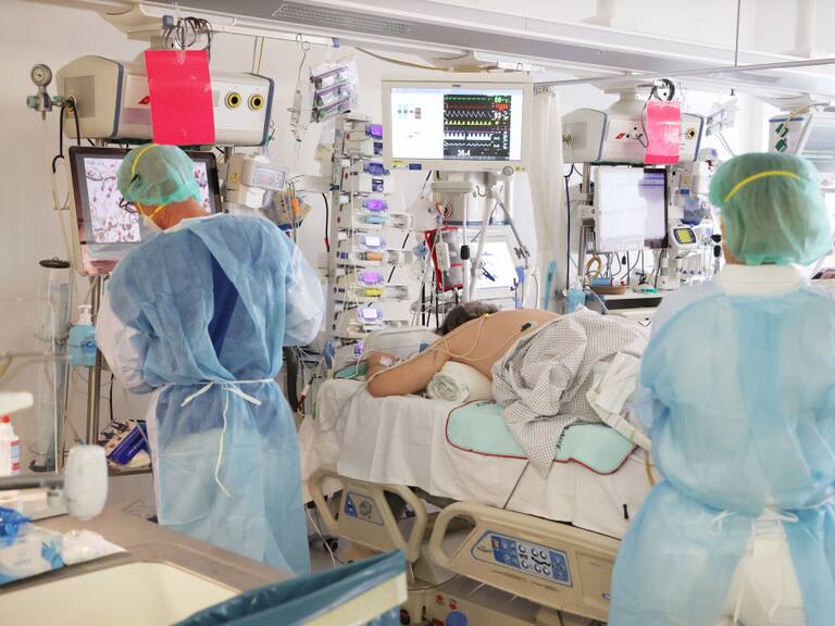 Paciente con covid-19 grave es atendido en un hospital de Thuringia