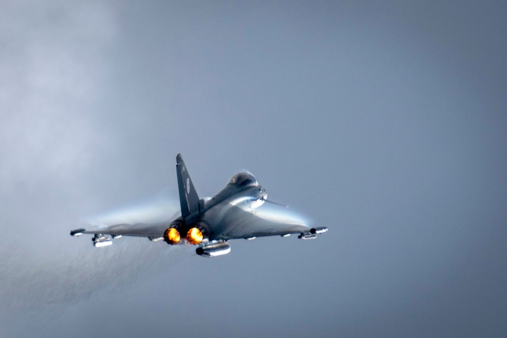 Un caza de combate Typhoon del Reino Unido, durante un ensayo