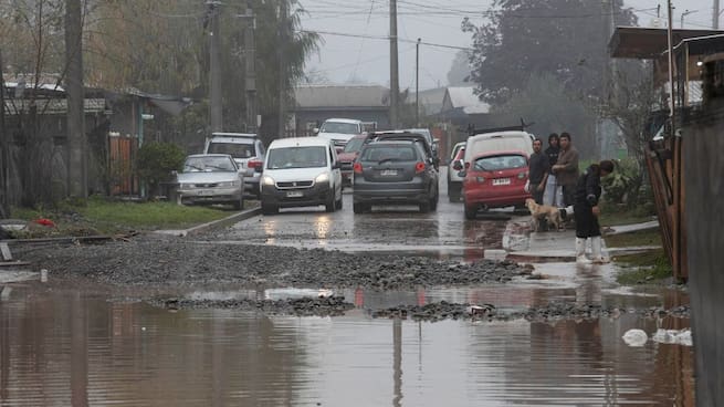 Sistema frontal en el sur de Chile: casi 4 mil personas siguen aisladas tras las lluvias