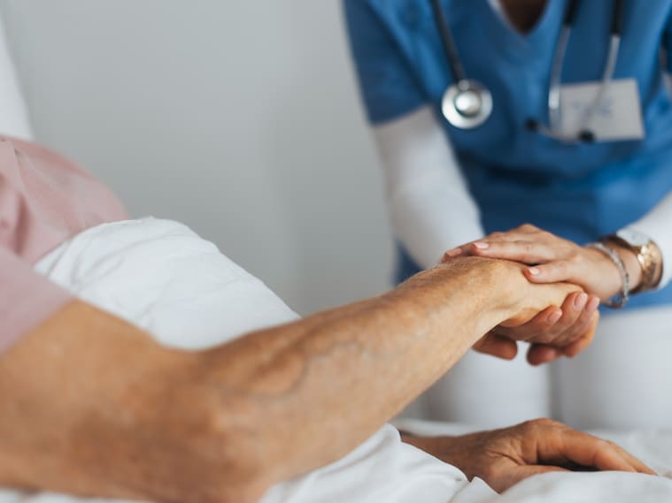 Mujer hospitalizada