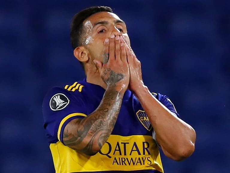 Argentina's Boca Juniors Carlos Tevez reacts during the Copa Libertadores semifinal football match against Brazil's Santos at La Bombonera stadium in Buenos Aires, on January 6, 2021. (Photo by AGUSTIN MARCARIAN / various sources / AFP) (Photo by AGUSTIN MARCARIAN/AFP via Getty Images)