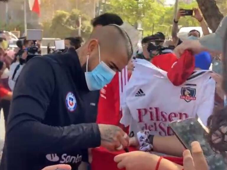 La Roja comparte con los hinchas en el hotel de concentración a horas del Chile-Uruguay