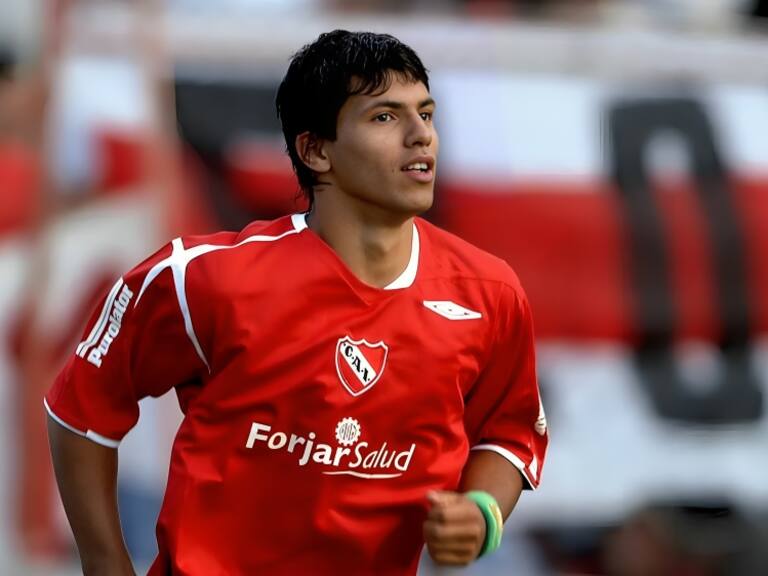 Sergio “Kun” Agüero descarta tener acuerdo para volver al fútbol profesional