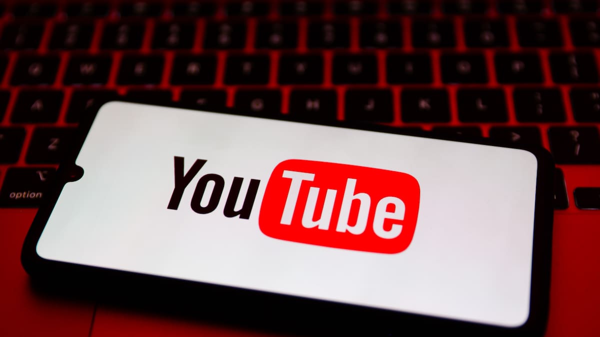 Adiós a compartir YouTube Premium con amigos: Google limitará el plan familiar al mismo hogar