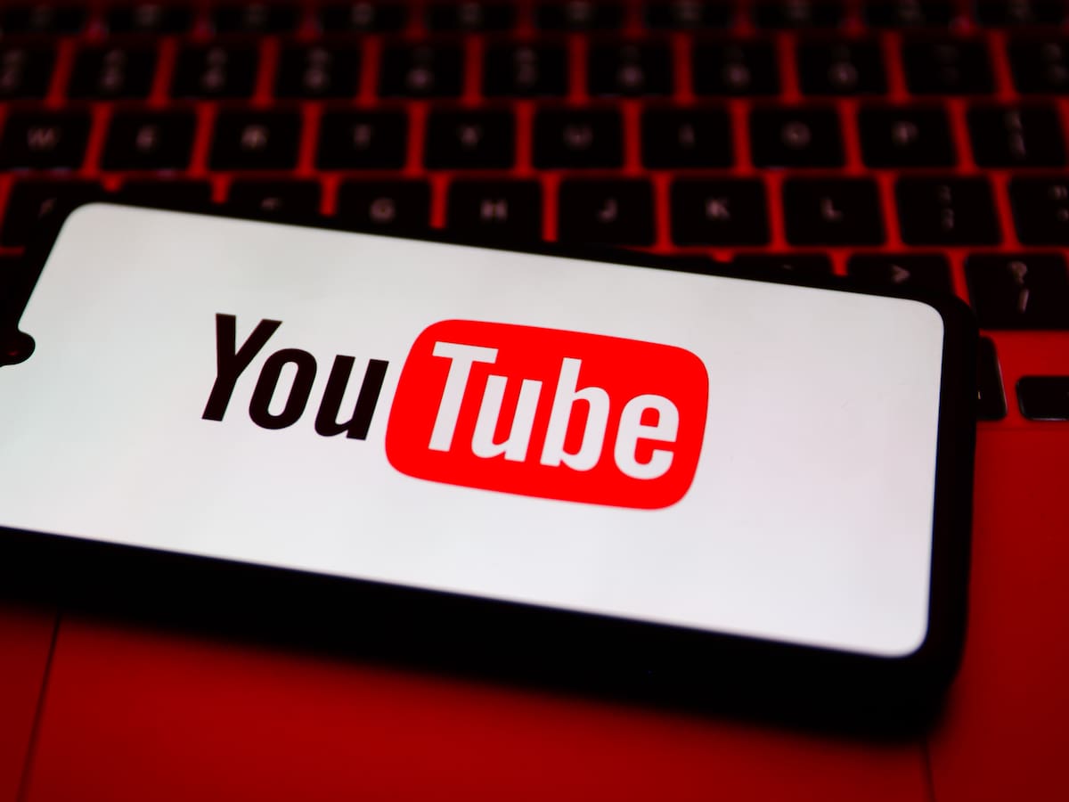 Conocido youtuber de 27 años muere trágicamente en choque de autos: revelan grave detalle previo al impacto