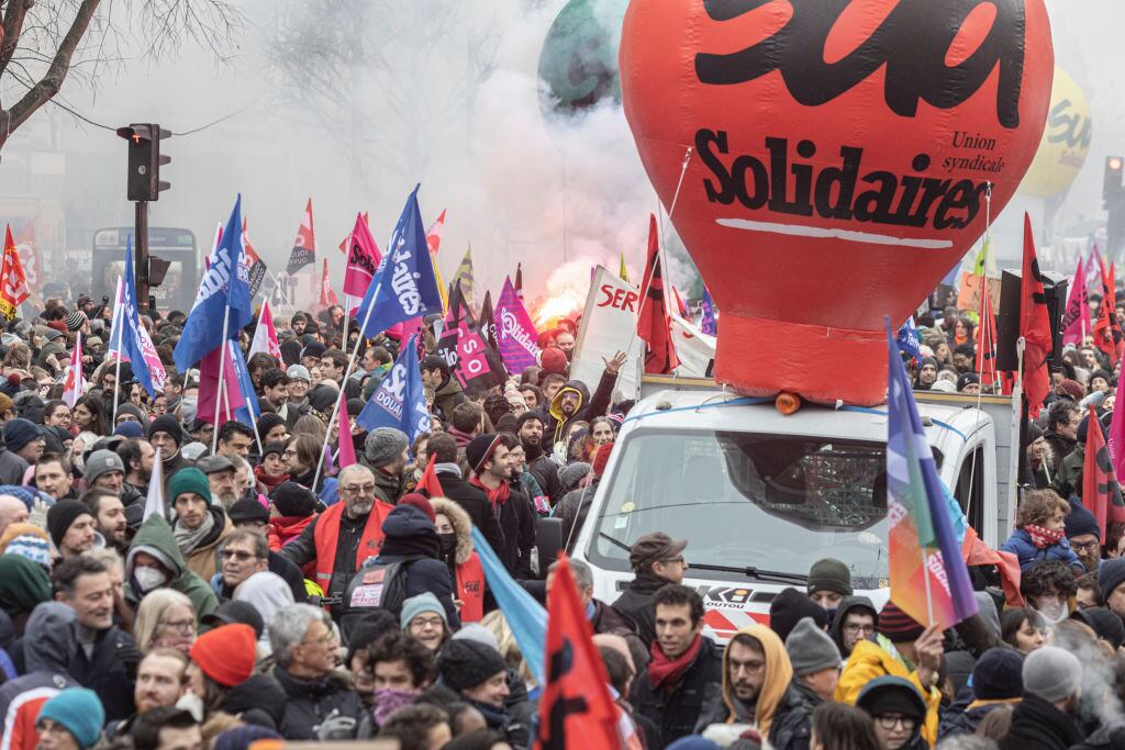 Masiva marcha en contra de la reforma de pensiones en Francia