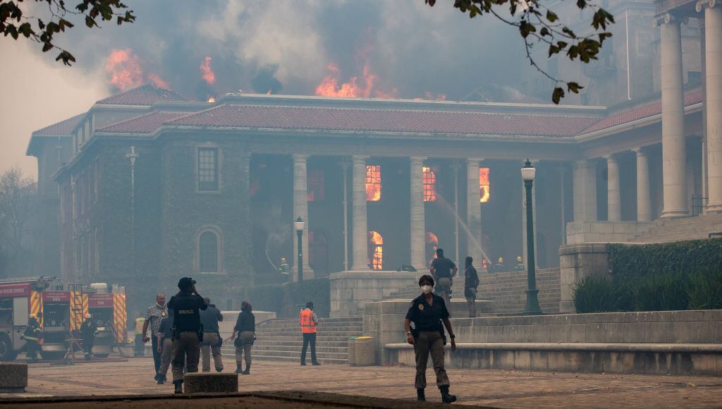 Incendio destruye la Biblioteca Jagger de la Universidad de Ciudad del Cabo