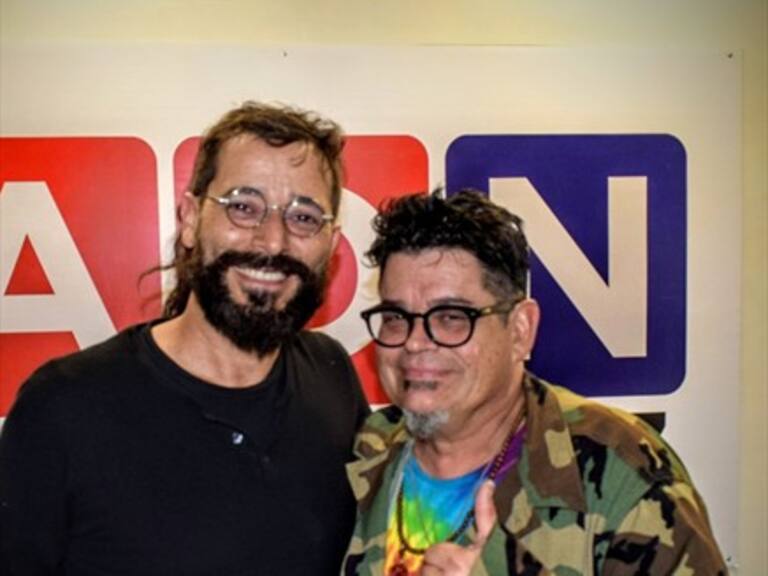 En MundoVivo recibimos a Joe Vasconcellos para escuchar de su música y conocer sus influencias