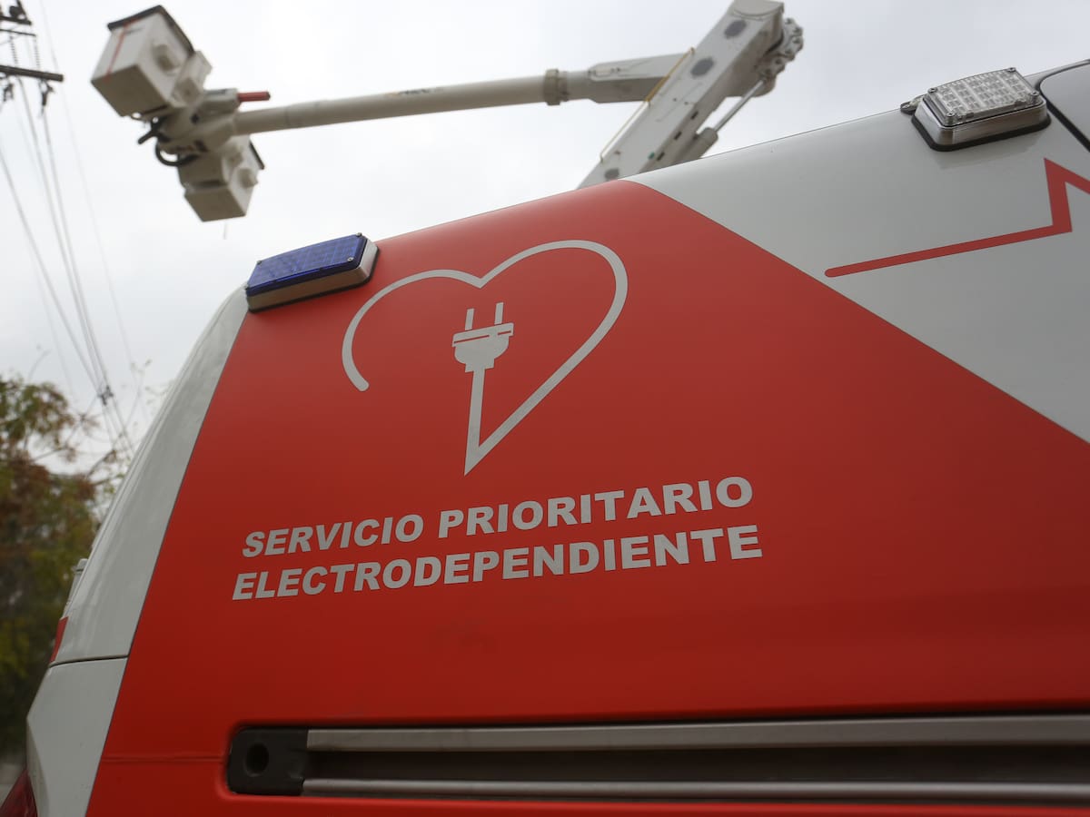 238 intentos sin respuestas: SEC formula cargos a seis eléctricas por no atender llamados de pacientes electrodependientes durante sistema frontal