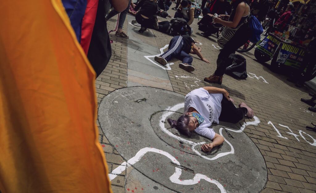 Manifestantes denuncian los asesinatos durante las protestas en Bogotá