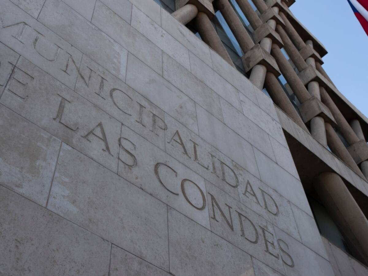 Contraloría inicia sumario en municipio de Las Condes por eventuales irregularidades en Dirección de Compras