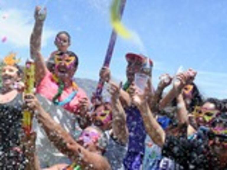 El dinero sí da la felicidad, según un estudio oficial británico