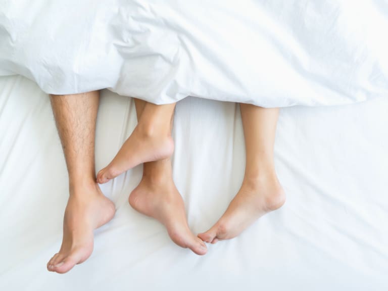 Es “un punto mágico de placer”: sexóloga revela cuál es el punto “G” de los hombres