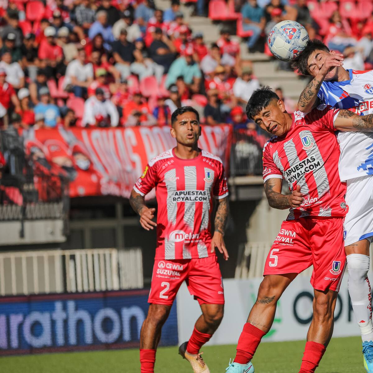 Un ex Colo Colo deja a la U pendiendo de un hilo en la Copa de la Liga: duro traspié en La Calera