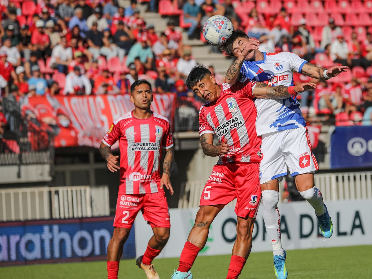 Un ex Colo Colo deja a la U pendiendo de un hilo en la Copa de la Liga: duro traspié en La Calera