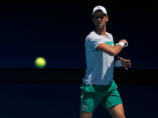 Djokovic en uno de sus últimos entrenamientos para disputar el Abierto de Australia