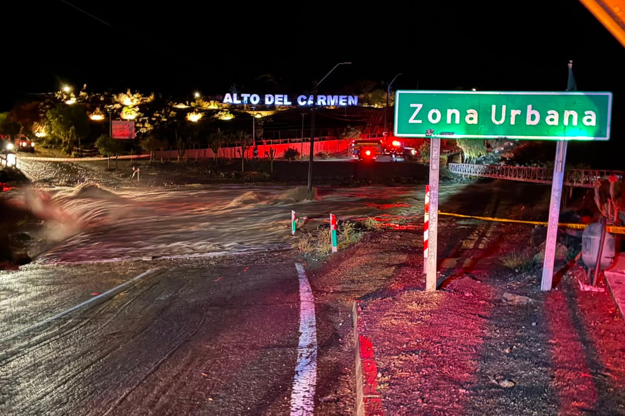 19 de julio de 2026 / ALTO DEL CARMEN
La crecida del río Huasco, producto de las intensas precipitaciones registradas en la Región de Atacama, mantiene un alto caudal en distintos sectores de la comuna de Alto del Carmen. sistema frontal que afecta al norte chico del país.
FOTO: Lucas Aguayo/ AGENCIAUNO