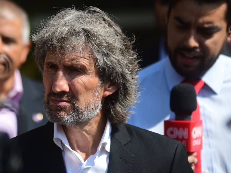 Morón y reducción de sueldos en Colo Colo: «Todos tendremos que poner el pecho a las balas»