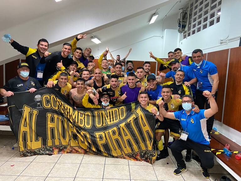 El desatado festejo del plantel de Coquimbo Unido tras acceder históricamente a 4tos de final de Copa Sudamericana