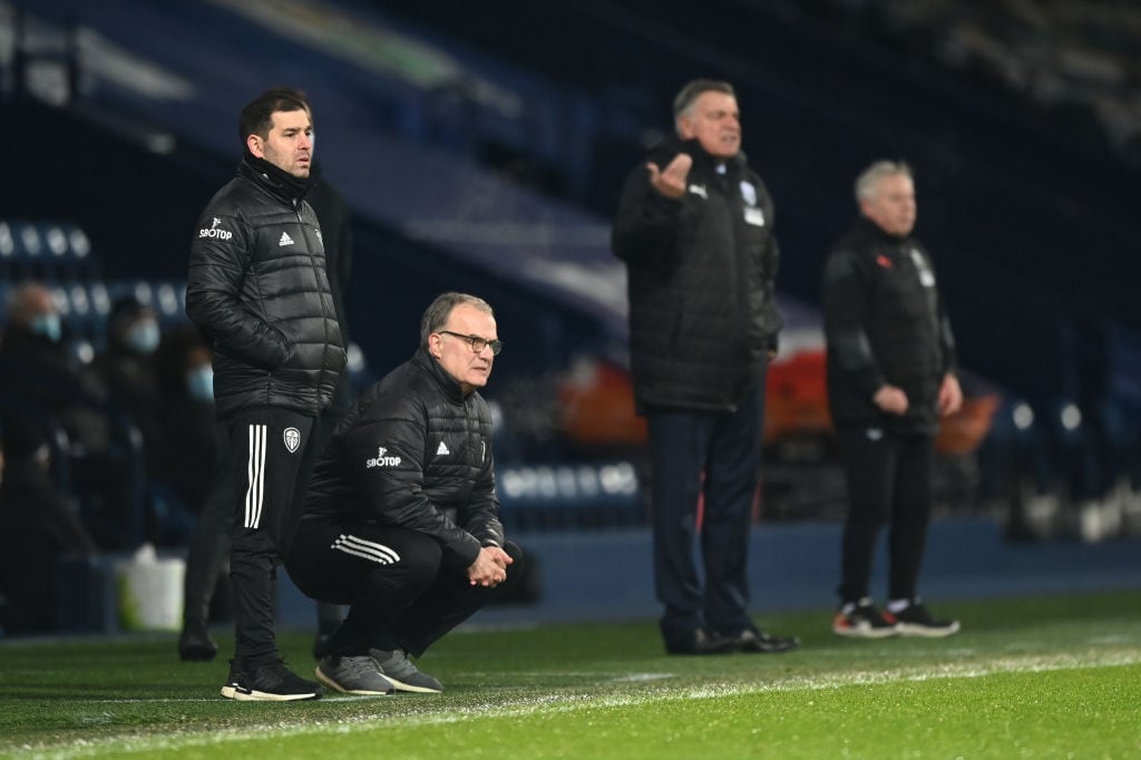 Marcelo Bielsa y Sam Allardyce en el Leeds-West Bromwich