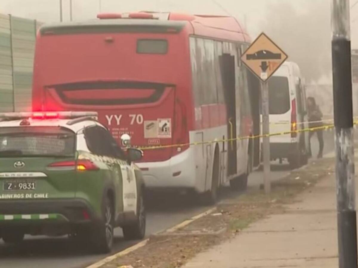 Carabinero de franco repele robo en bus RED: asaltante fallece tras intercambio de disparos en Recoleta