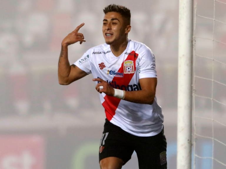 Bayron Oyarzo deja Curicó Unido y es nuevo refuerzo de Ñublense