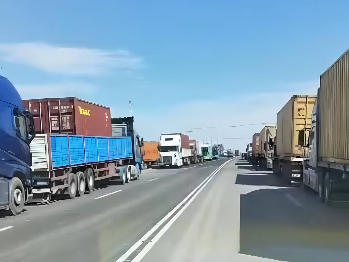 Trágico accidente en la Ruta 15 CH entre Huara y Colchane: contenedor se desprende de camión y deja una víctima fatal