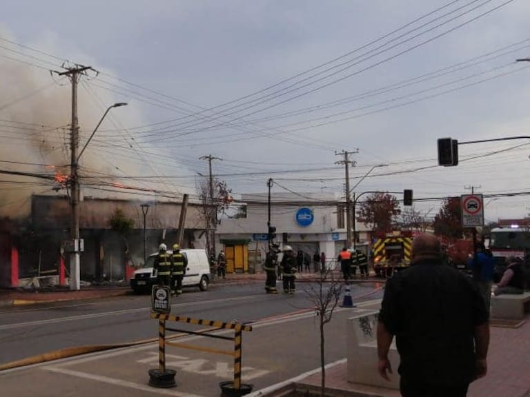 Conocido restaurant de la comuna de El Quisco quedó completamente destruido tras violento incendio