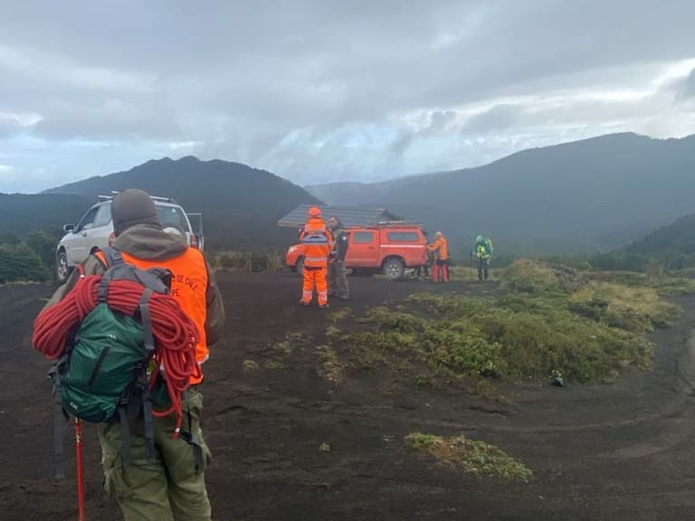 Alerta en el volcán Osorno: buscan a excursionista extraviado desde el fin de semana