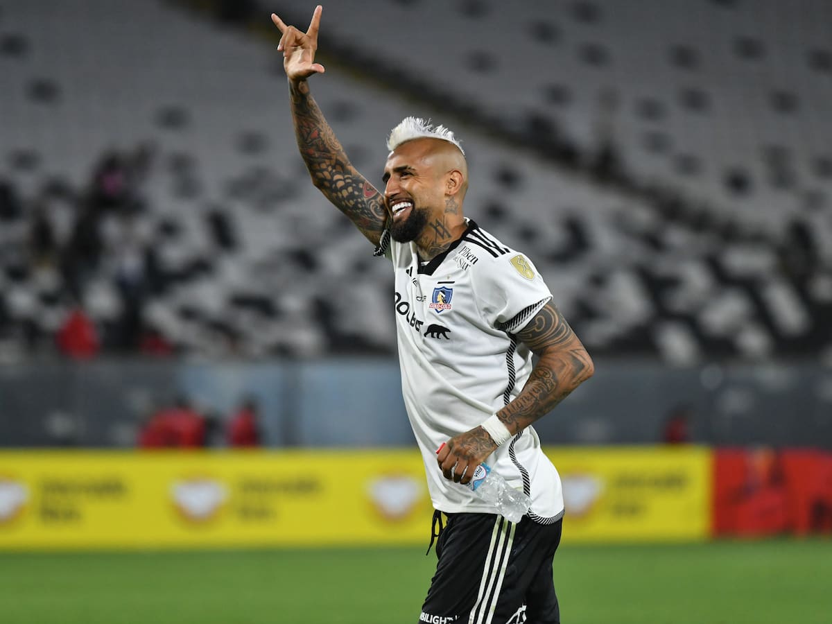 Aníbal Mosa reconoce avances para la renovación de Arturo Vidal: “Lo más seguro es que continúe en Colo Colo”