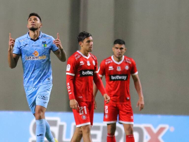 Con uno menos, O'Higgins vence a Unión La Calera y corta una racha de 7 partidos sin ganar en el Campeonato Nacional