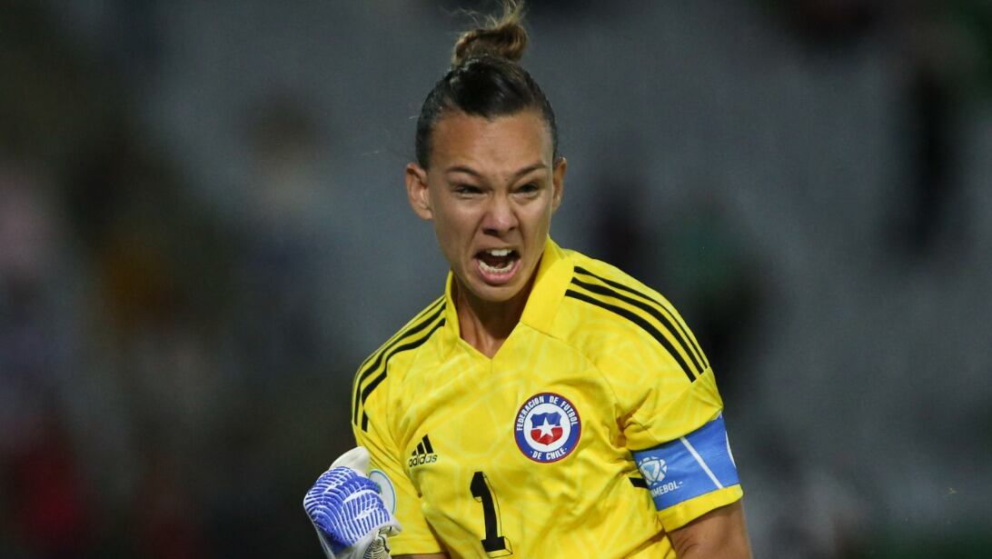Christiane Endler es incluida entre las 20 candidatas para el Balón de Oro 2022