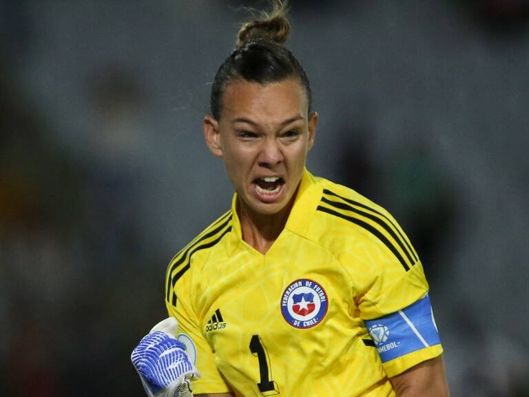 Christiane Endler es incluida entre las 20 candidatas para el Balón de Oro 2022