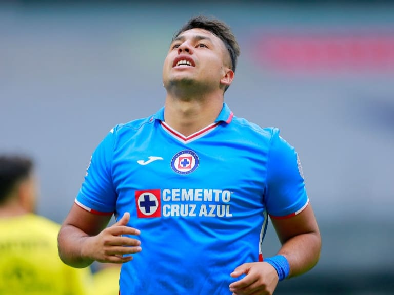 Iván Morales estaría "cortado" en Cruz Azul tras pelearse con un compañero