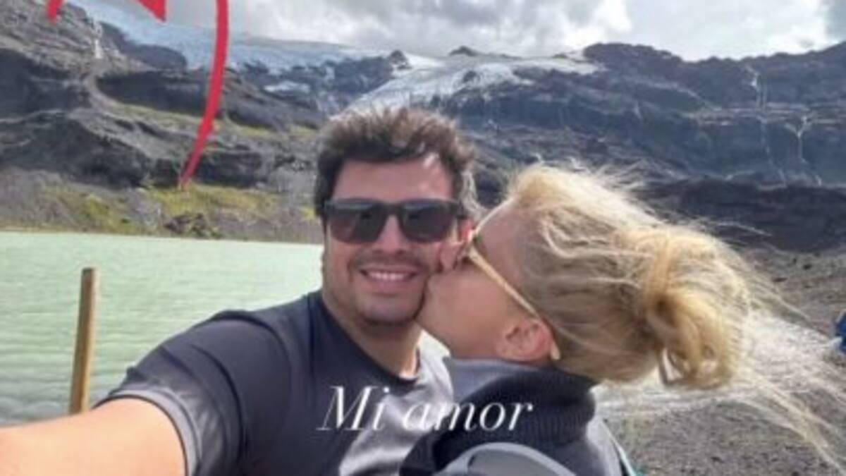 Cantante chilena reaparece en redes sociales con romántica foto y confirma nuevo amor