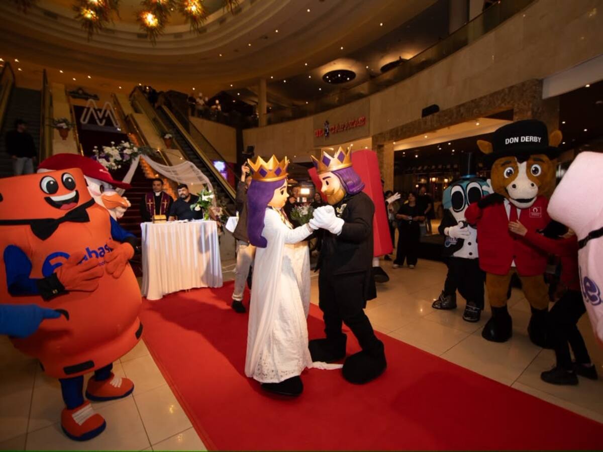 Chile, país de corpóreos: el matrimonio de “monos” que confirma la locura por estos personajes en el país