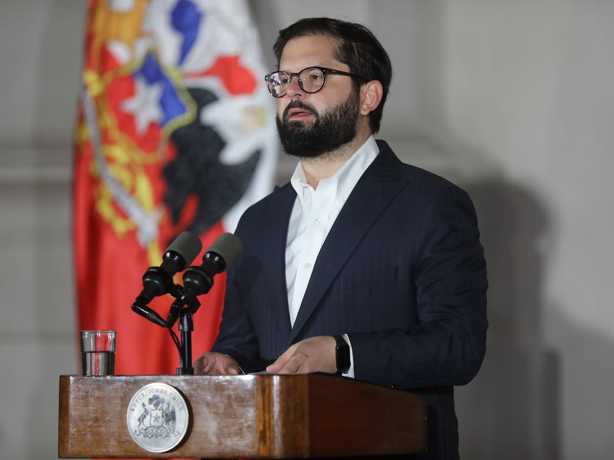 Aprobación al Presidente Gabriel Boric sufre importante descenso, según la CEP