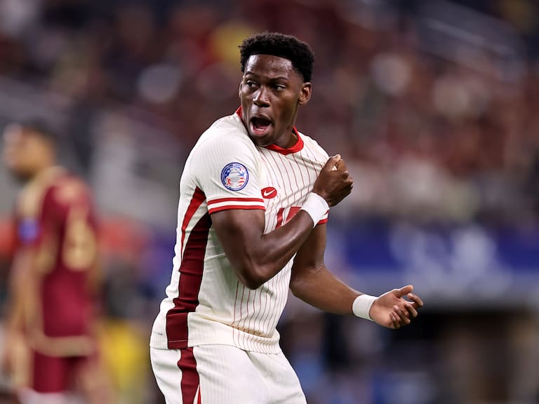 “Ya cuando lo vimos a Alphonso Davis en las prácticas, con 15 años, marcaba muchas diferencias”