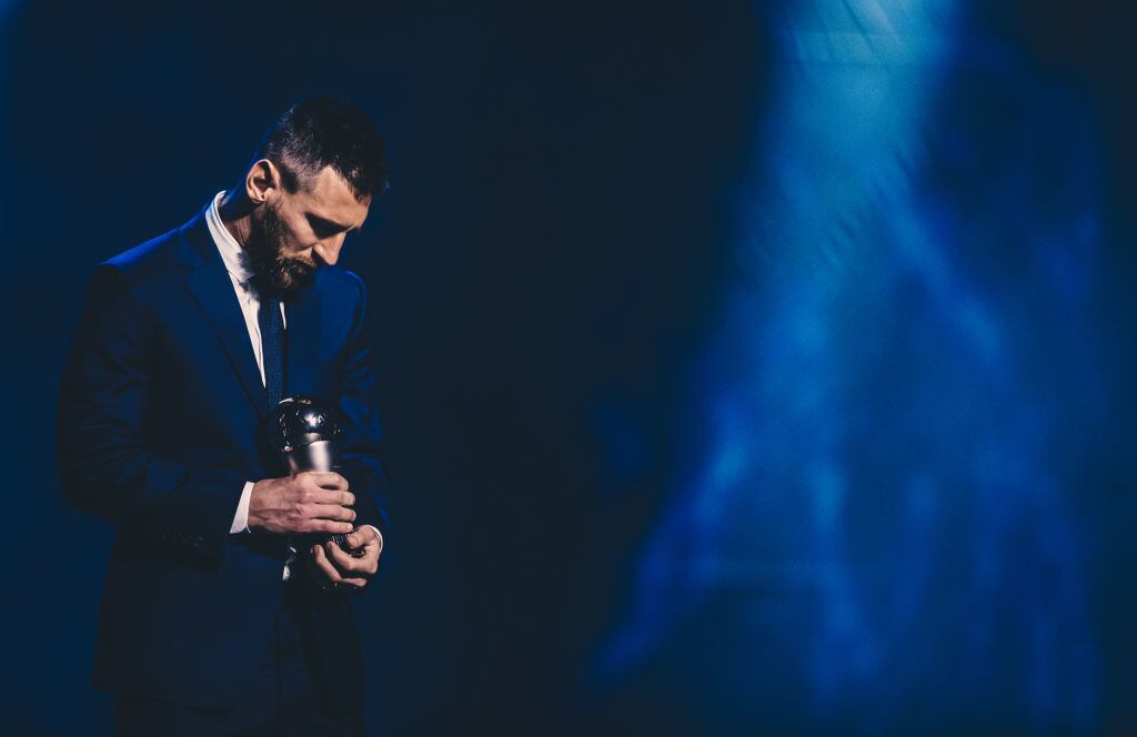 Messi recibiendo el The Best 2019 para hombres