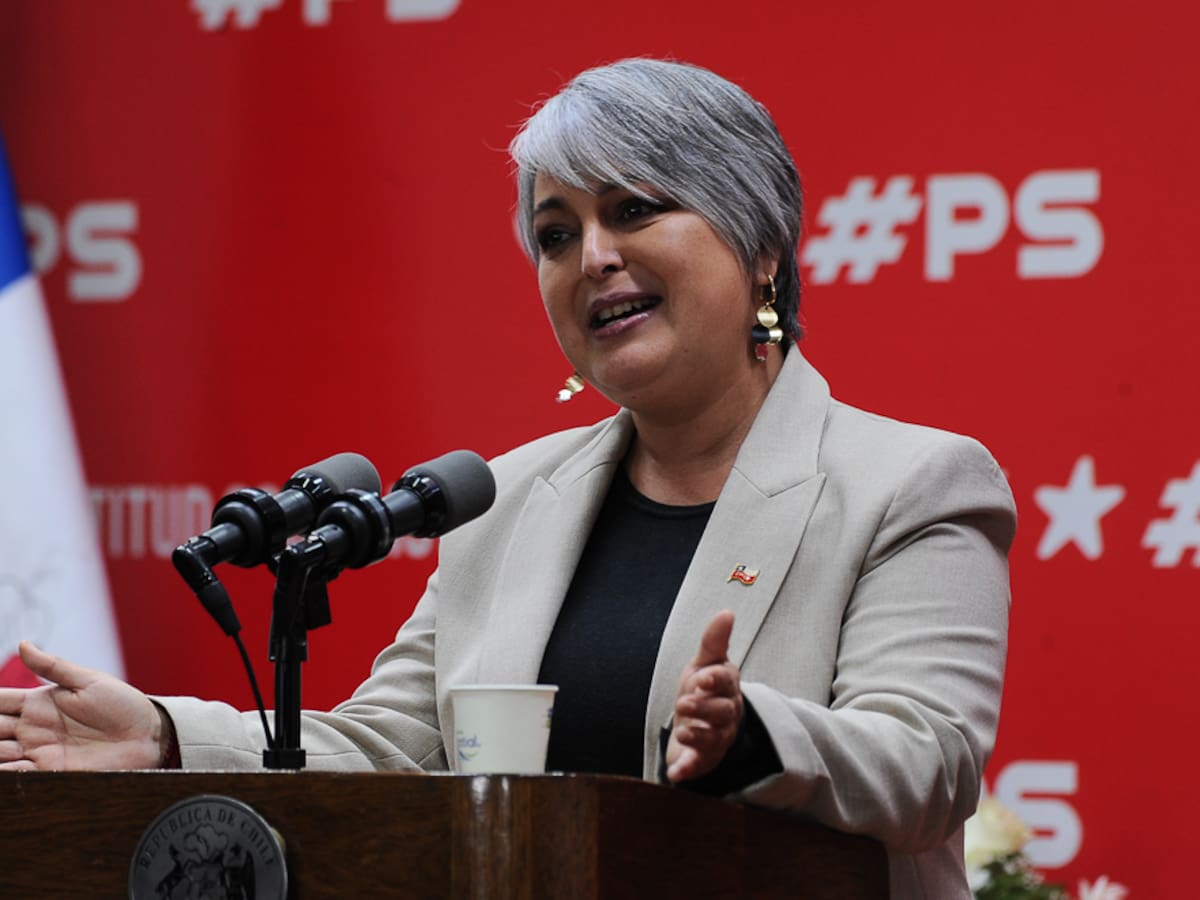 Jeannette Jara lidera por primera vez la intención de voto presidencial y desplaza a Kast y Matthei, según Cadem