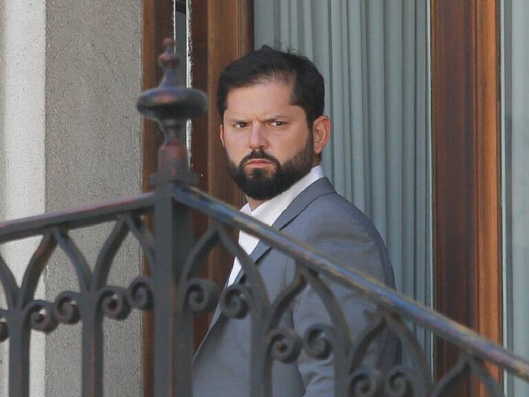 ¿Se asustó? Reacción de Presidente Gabriel Boric al temblor generó memes y divertidos comentarios