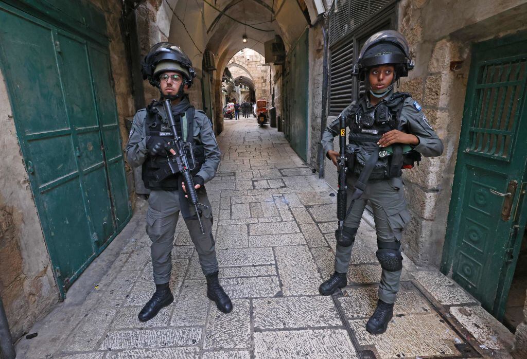Agentes de seguridad israelíes custodian las calles de Jerusalén
