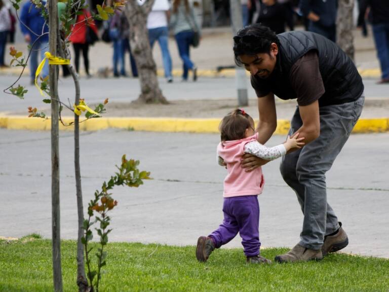 Madre irá a la cárcel tras negar visitas al padre de su hija: ¿Qué dice la legislación al respecto?