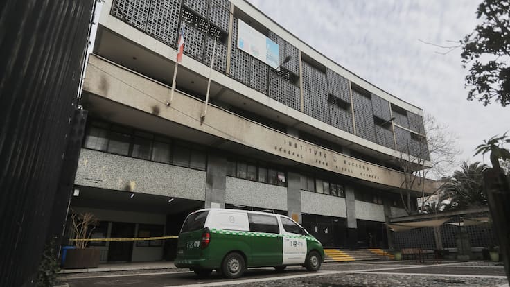 “No solo hay que sancionar al que la tira, sino al que la financia”: Desbordes por ataque con molotov en el Instituto Nacional