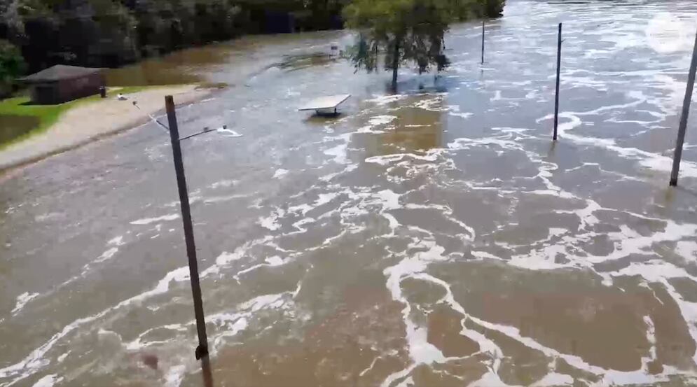 Registro de la crecida del río Pearl que inunda la ciudad de Jackson